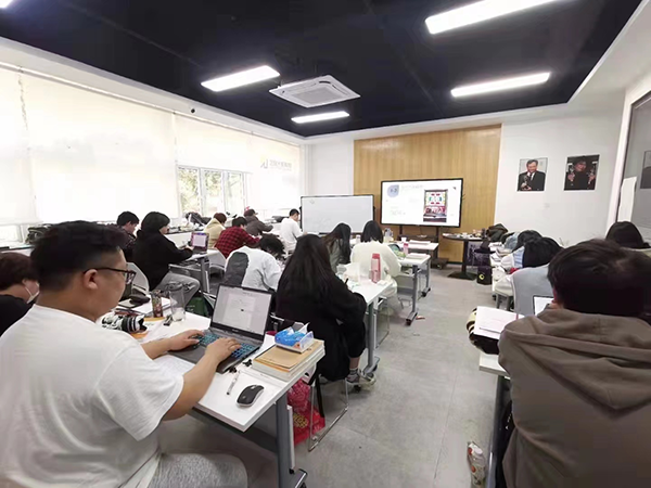 授課現(xiàn)場(chǎng)