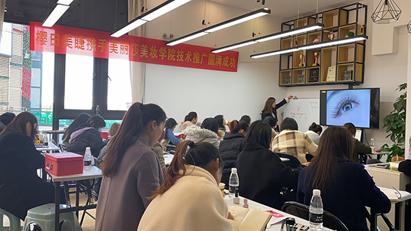學(xué)習(xí)現(xiàn)場(chǎng)