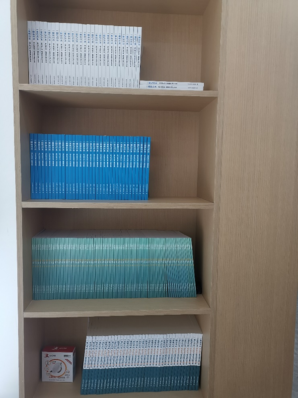 圖書區(qū)