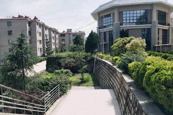 校園環(huán)境