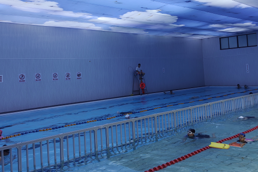游泳館