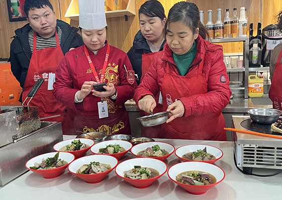 牛雜麻辣燙